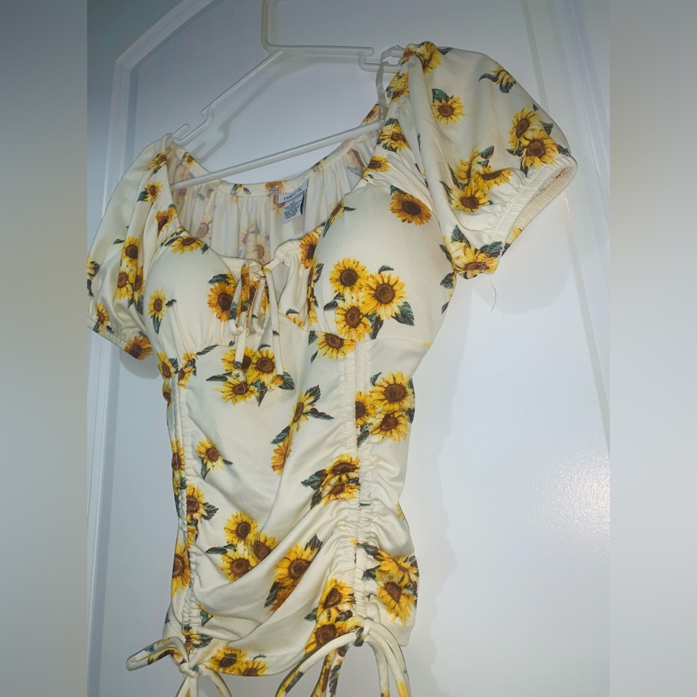S Sunflower, Ruched, Summer Tee